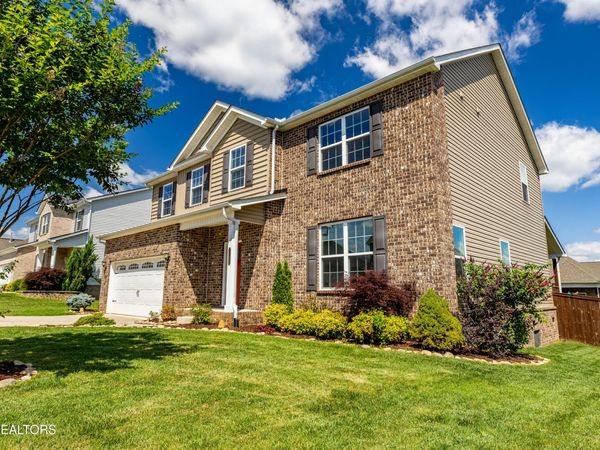2209 Scarlet Tanager St, Maryville, TN 37801