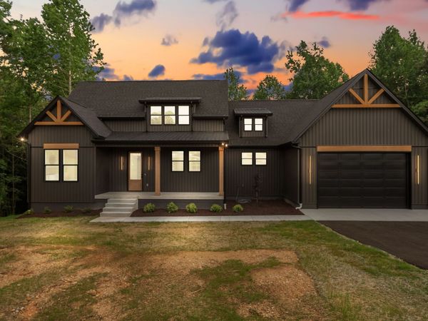 594 Overlook Cir, Tullahoma, TN 37388