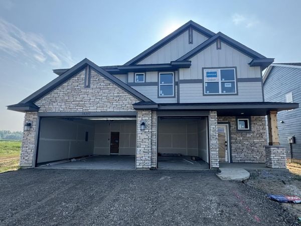 18357 Gladiator Drive, Lakeville, MN 55044