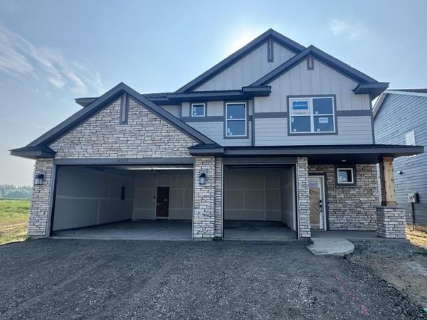 18357 Gladiator Drive, Lakeville, MN 55044