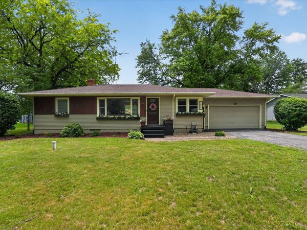 1878 E Clinton Trail, Charlotte, MI 48813