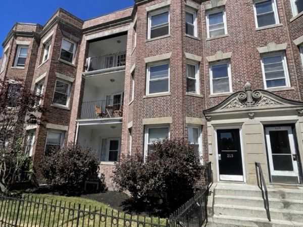 213 Chestnut Hill Ave, Boston, MA 02135