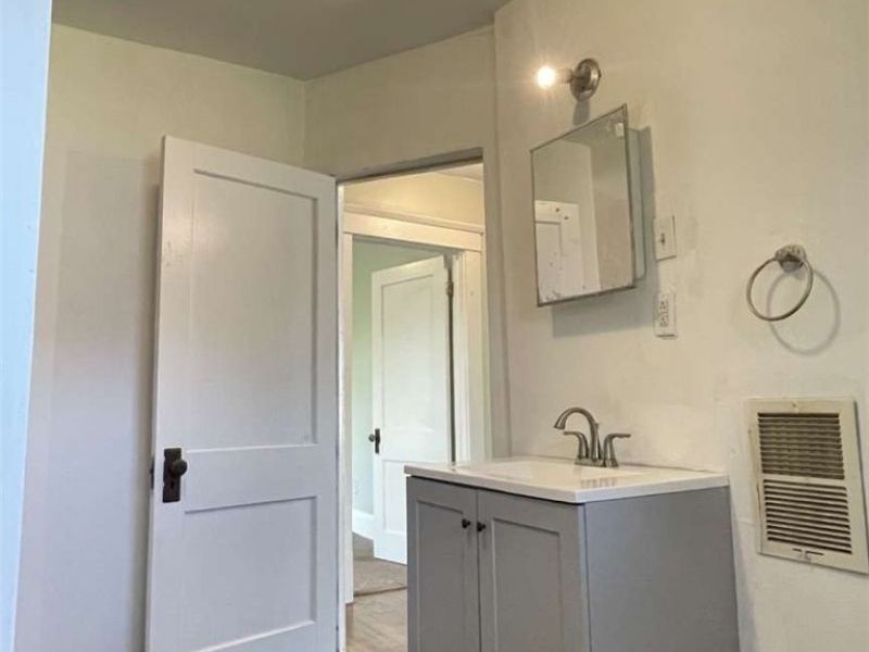 1026 E 148th Street , Cleveland, OH 44110 Photo 7