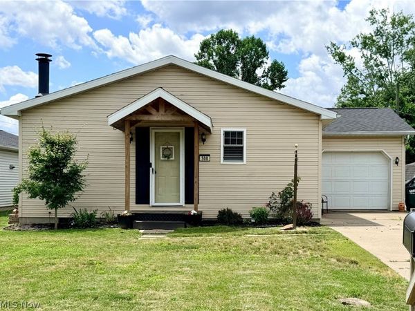 500 Morris Street , Uhrichsville, OH 44683