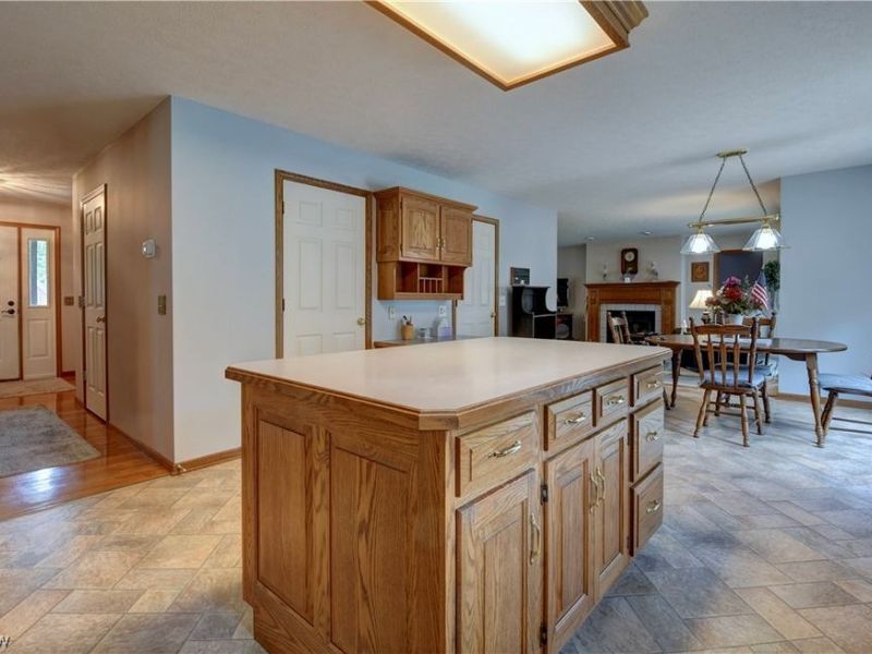 995 Clearview Drive SE, New Philadelphia, OH 44663 Photo 11