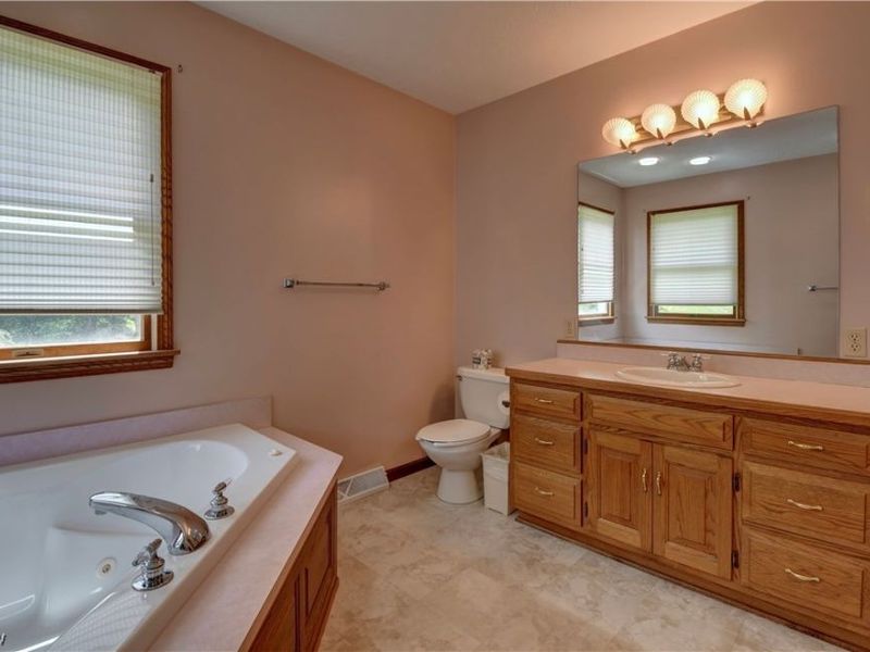 995 Clearview Drive SE, New Philadelphia, OH 44663 Photo 27