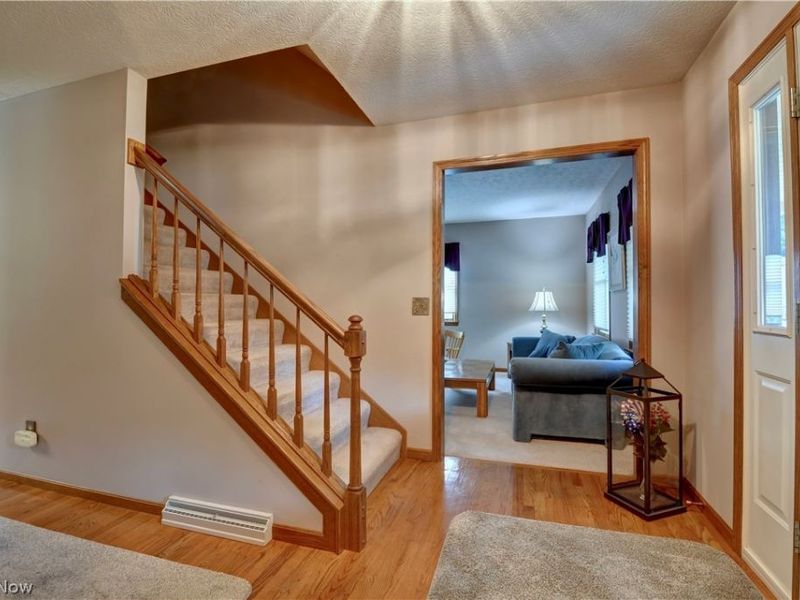 995 Clearview Drive SE, New Philadelphia, OH 44663 Photo 3