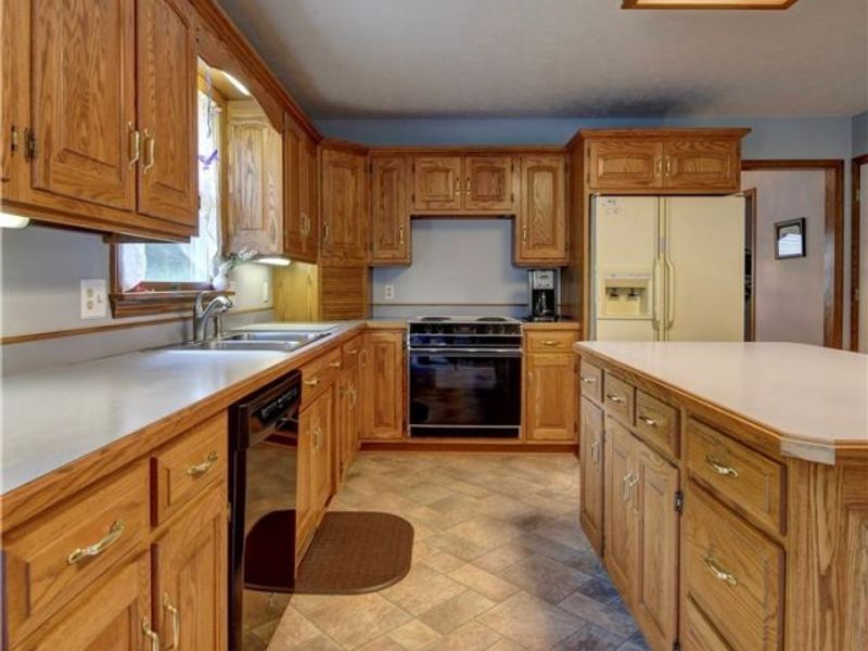 995 Clearview Drive SE, New Philadelphia, OH 44663 Photo 9