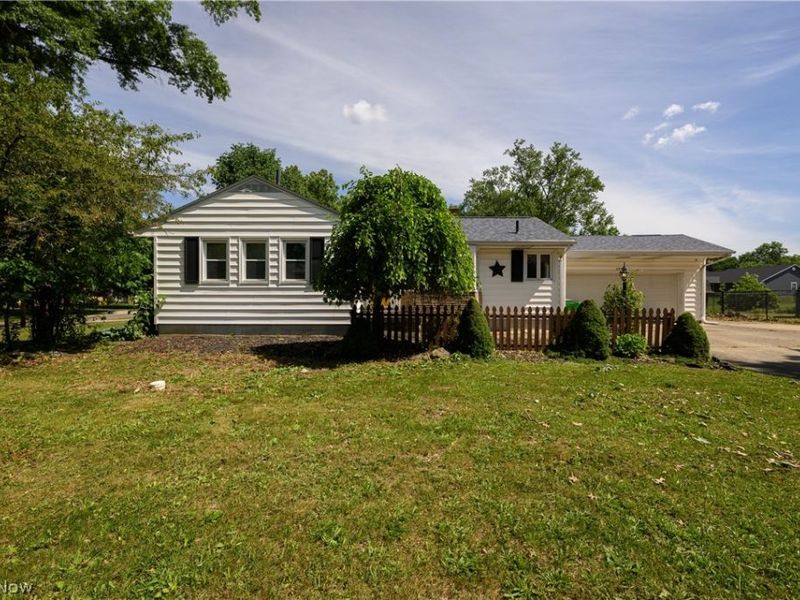 2950 Stanton Avenue NW, Massillon, OH 44647 Photo 1