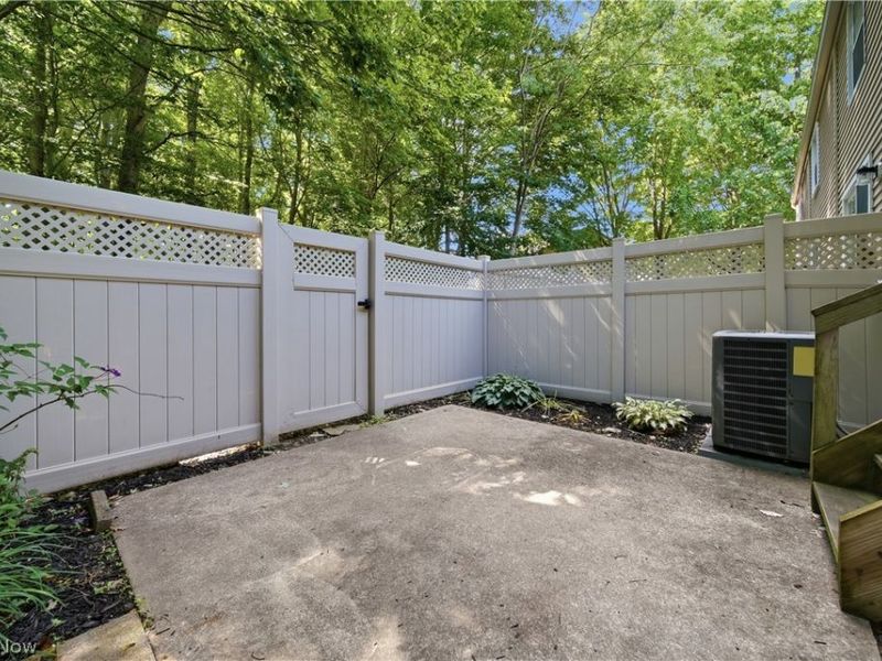 3949 Lake Run Boulevard , Stow, OH 44224 Photo 22