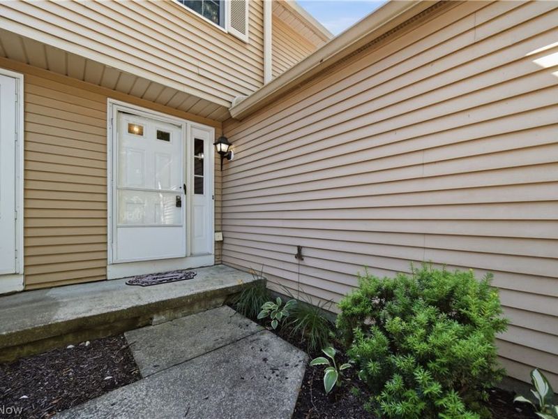 3949 Lake Run Boulevard , Stow, OH 44224 Photo 3