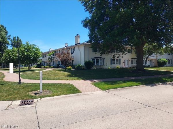 6 Meadowlawn Drive, Mentor, OH 44060