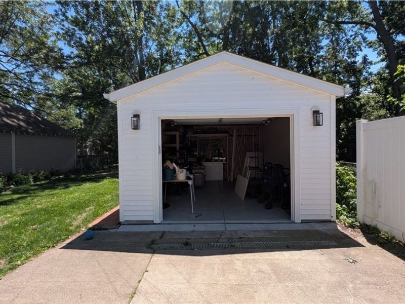 16725 Bradgate Avenue, Cleveland, OH 44111 Photo 25
