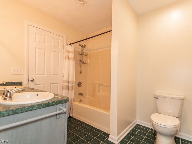 1565 Douglas Road, Wickliffe, OH 44092 Photo 26