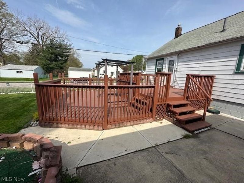 1061 Bell Court , Elyria, OH 44035 Photo 2