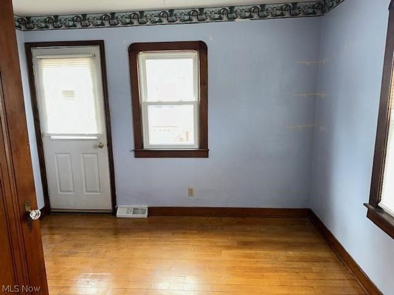 1061 Bell Court , Elyria, OH 44035 Photo 4