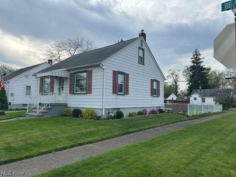1061 Bell Court , Elyria, OH 44035 Photo 8