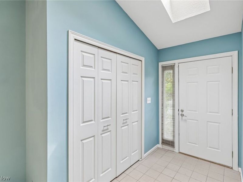 838 Lynnhaven Lane , Akron, OH 44313 Photo 6