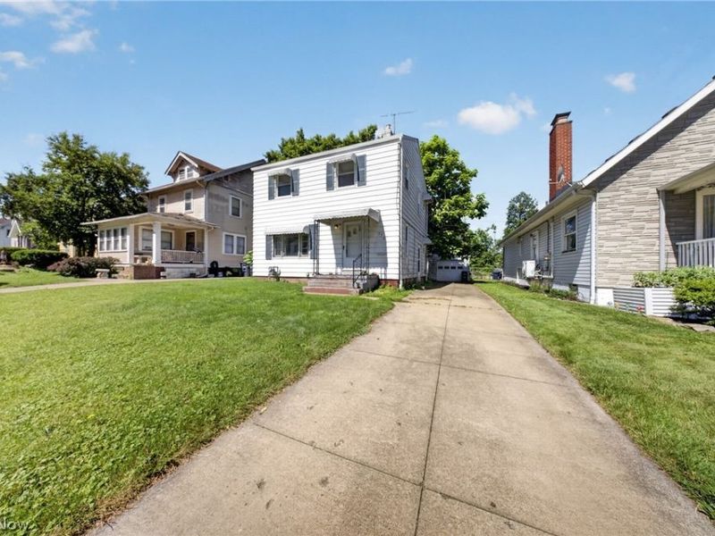 378 Hillwood Drive , Akron, OH 44320 Photo 2