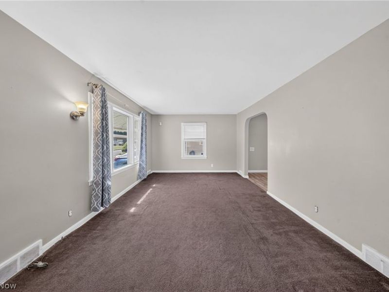 378 Hillwood Drive , Akron, OH 44320 Photo 8