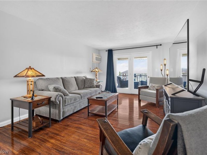 7356 Eisenhower Drive, Unit 6, Boardman, OH 44512 Photo 3