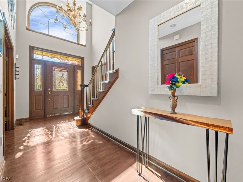 6670 Beechwood Drive, Independence, OH 44131 Photo 2