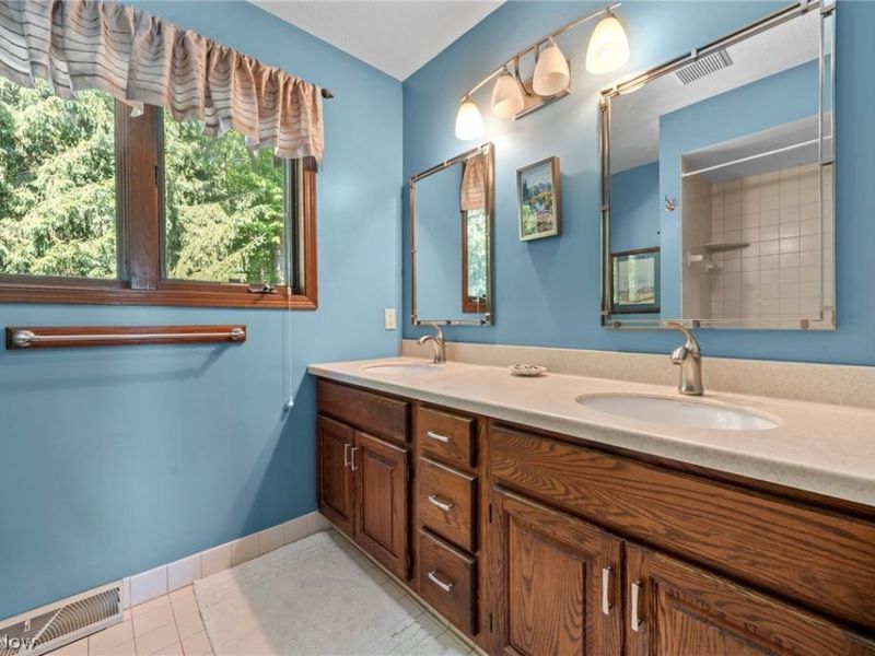 6670 Beechwood Drive, Independence, OH 44131 Photo 33