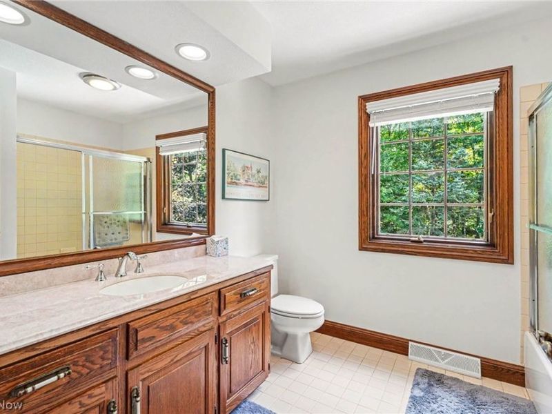 33328 Allenbury Drive, Solon, OH 44139 Photo 33