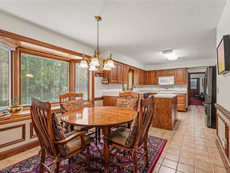 33328 Allenbury Drive, Solon, OH 44139 Photo 4