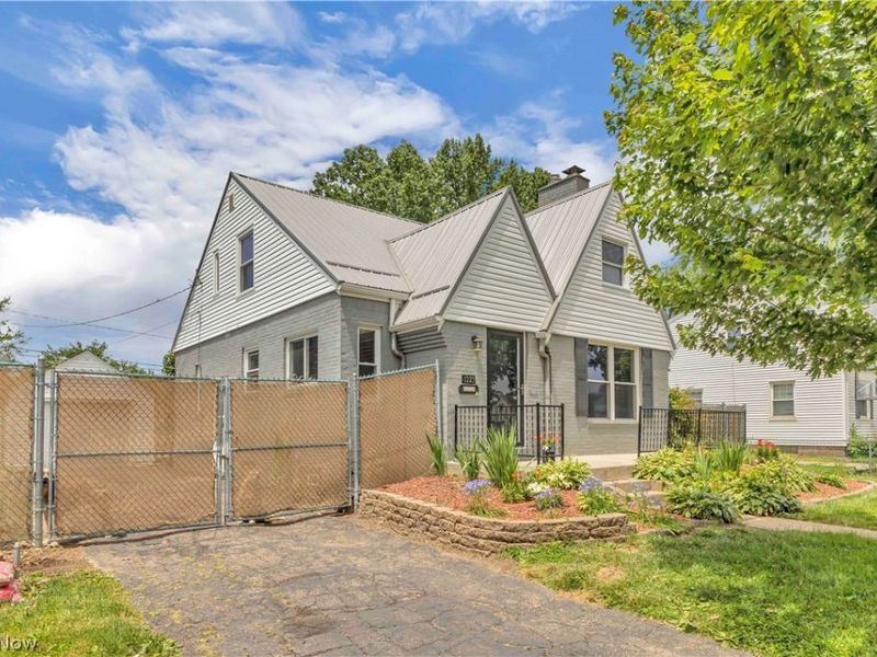 1227 Manor Avenue SW, Canton, OH 44710 Photo 2
