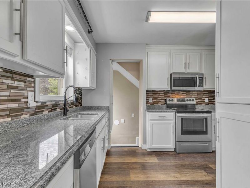 1227 Manor Avenue SW, Canton, OH 44710 Photo 4