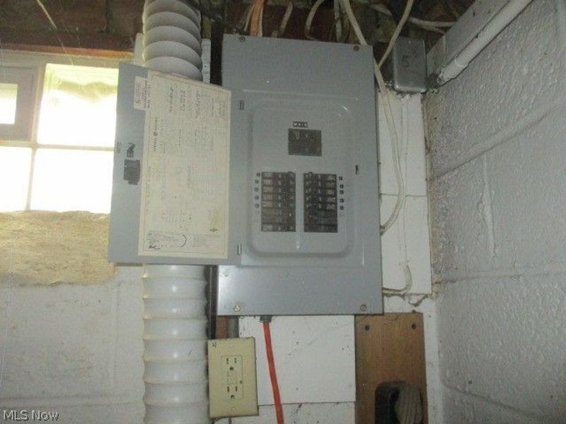 11805 Crofton Avenue , Garfield Heights, OH 44125 Photo 19