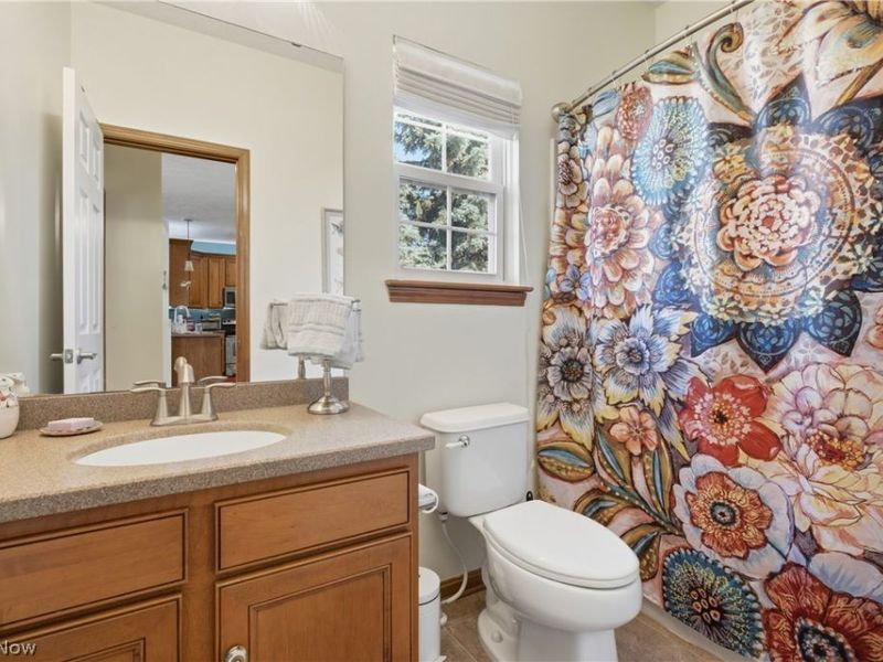 3932 Courtyard Drive , Lorain, OH 44053 Photo 6