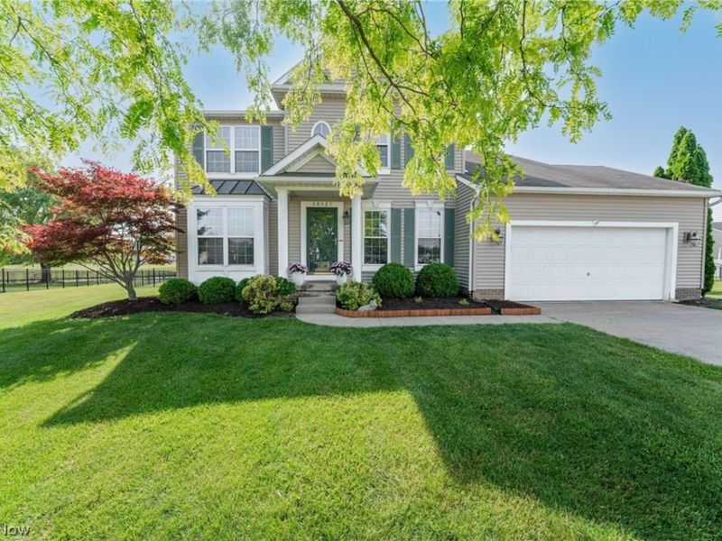 38327 Humphrey Circle , North Ridgeville, OH 44039 Photo 3