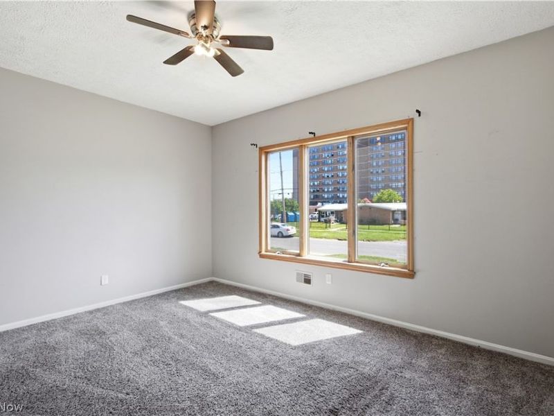 1756 Livingston Avenue , Lorain, OH 44052 Photo 2