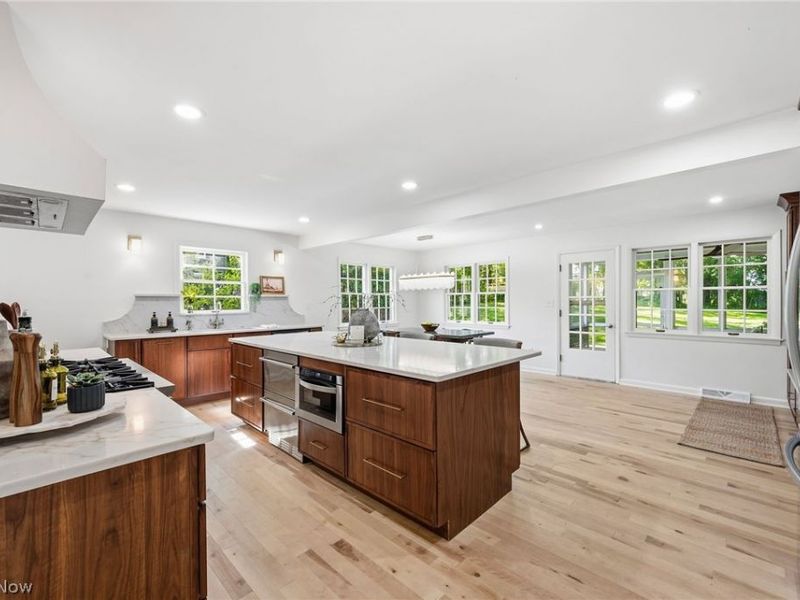 21510 Halburton Road, Beachwood, OH 44112 Photo 12