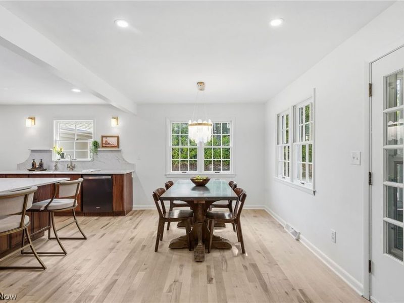 21510 Halburton Road, Beachwood, OH 44112 Photo 6