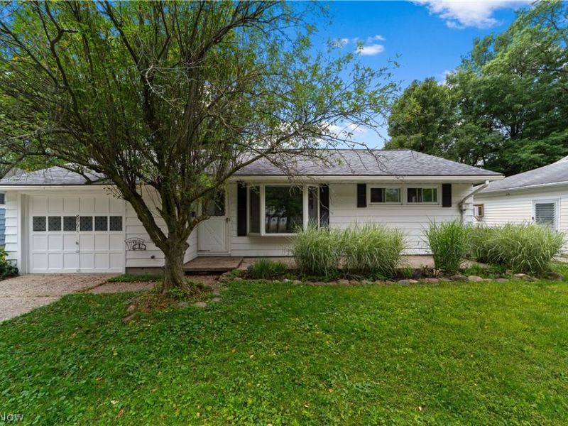 8991 Lynnhaven Road , Parma Heights, OH 44130 Photo 1