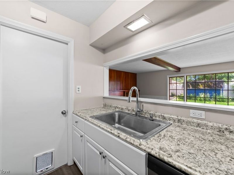 8991 Lynnhaven Road , Parma Heights, OH 44130 Photo 10