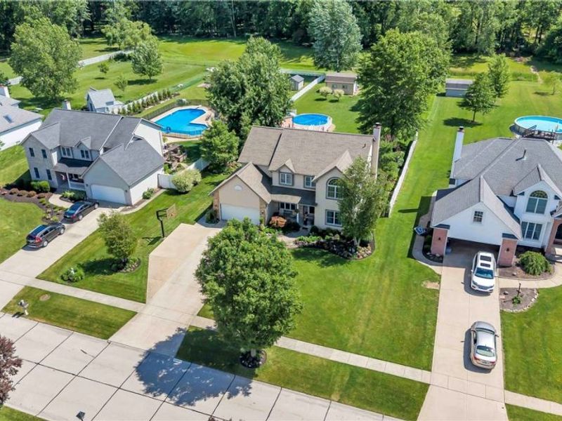 34897 Shawn Drive , North Ridgeville, OH 44039 Photo 2