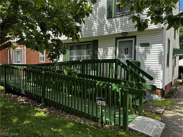 24201 Yosemite Drive , Euclid, OH 44117