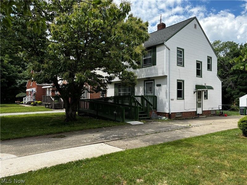 24201 Yosemite Drive , Euclid, OH 44117 Photo 3
