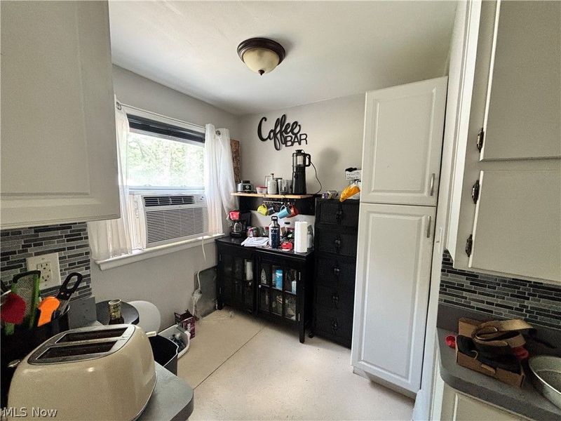 24201 Yosemite Drive , Euclid, OH 44117 Photo 9