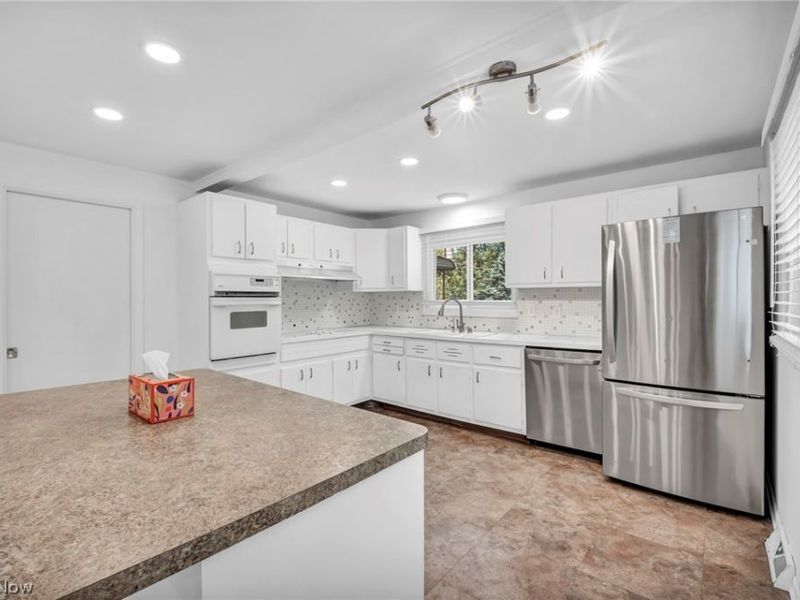 4915 Fairlawn Road, Lyndhurst, OH 44124 Photo 10