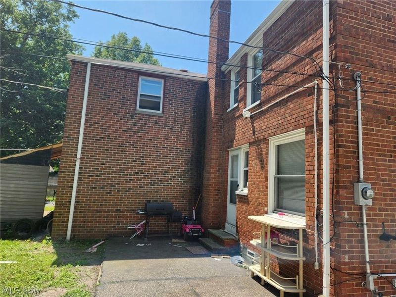 1431 Sulzer Avenue, Euclid, OH 44132 Photo 2