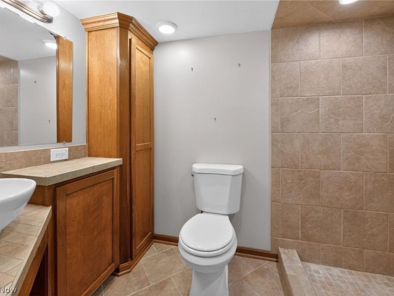 2751 Valley Road, Cuyahoga Falls, OH 44223 Photo 16