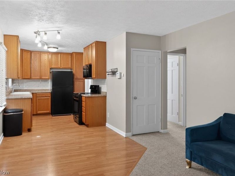 2751 Valley Road, Cuyahoga Falls, OH 44223 Photo 4