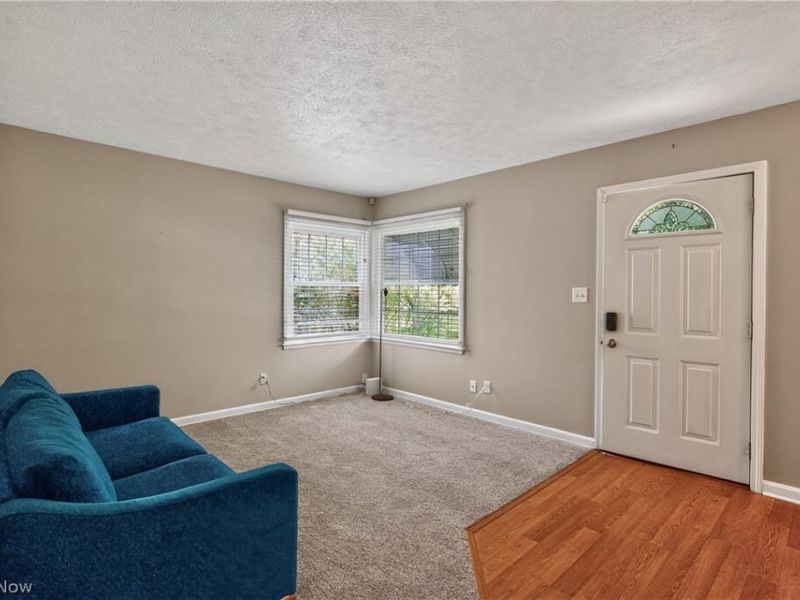 2751 Valley Road, Cuyahoga Falls, OH 44223 Photo 8