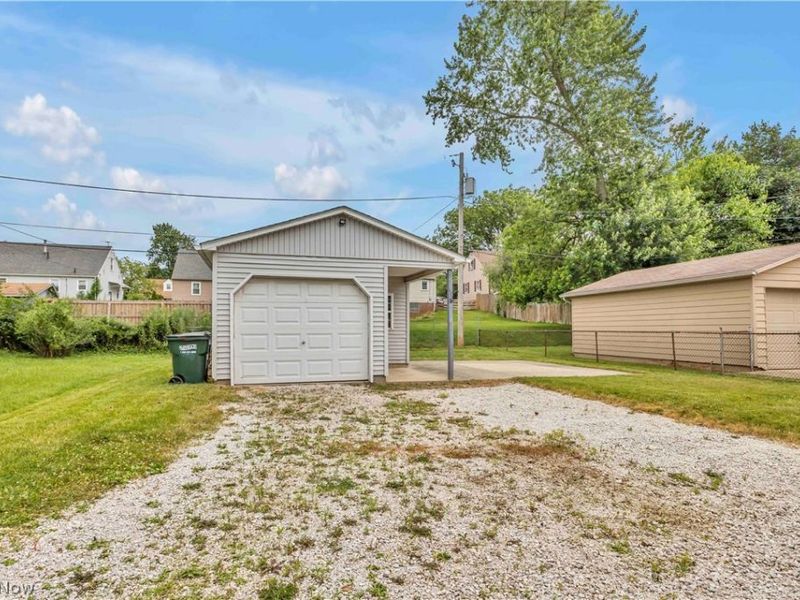 1627 33rd Street NE, Canton, OH 44714 Photo 3