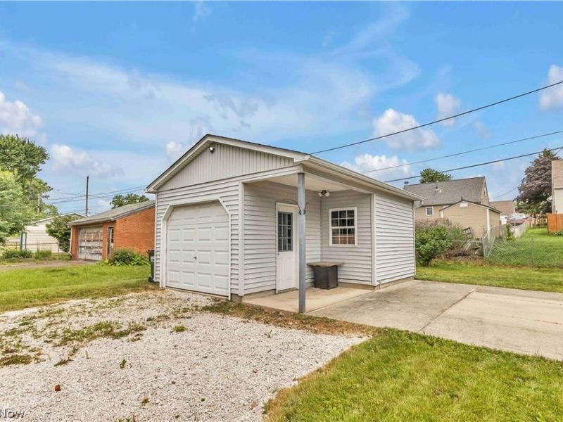 1627 33rd Street NE, Canton, OH 44714 Photo 5
